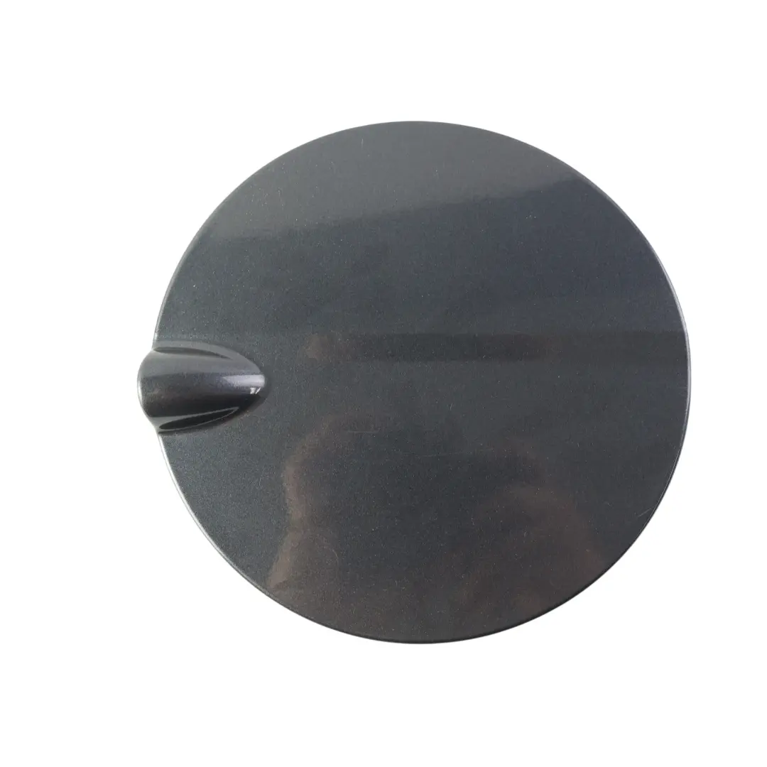 Ford Focus MK2 Tankdeckel Abdeckung Seegrau Metallic 6D - SKU 8M51-A405A02-AA-SEA - Teilenummer 8M51-A405A02-AA