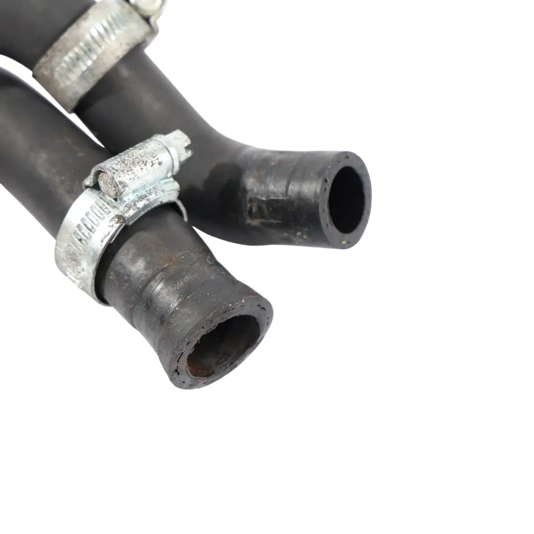 8L TT TTS 8N Przewód Wody Chłodzącej do Audi A3 o numerze 8N0121088 Audi A3 8L TT TTS 8N Przewód Wody Chłodzącej - SKU 8N0121088 - Numer Części 8N0121088