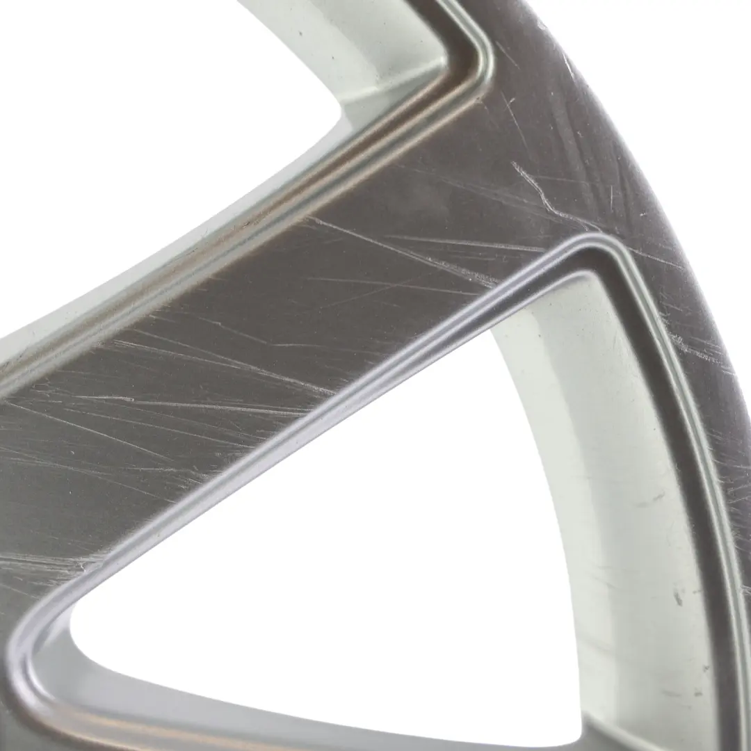 8N Jante En Alliage Argentée 18" 8J ET:33 9 Branches pour Audi TT à propos du numéro de pièce 8N0601025S Audi TT 8N Jante En Alliage Argentée 18" 8J ET:33 9 Branches - SKU 8N0601025S-2 - Numéro de pièce 8N0601025S