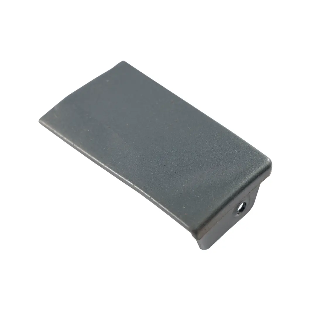 Trim Parafango Anteriore Destro Grigio Meteor Z7H per Audi A3 8P con numero di parte 8P0853992B Audi A3 8P Trim Parafango Anteriore Destro Grigio Meteor Z7H - SKU 8P0853992B-MGR - Numero di parte 8P0853992B