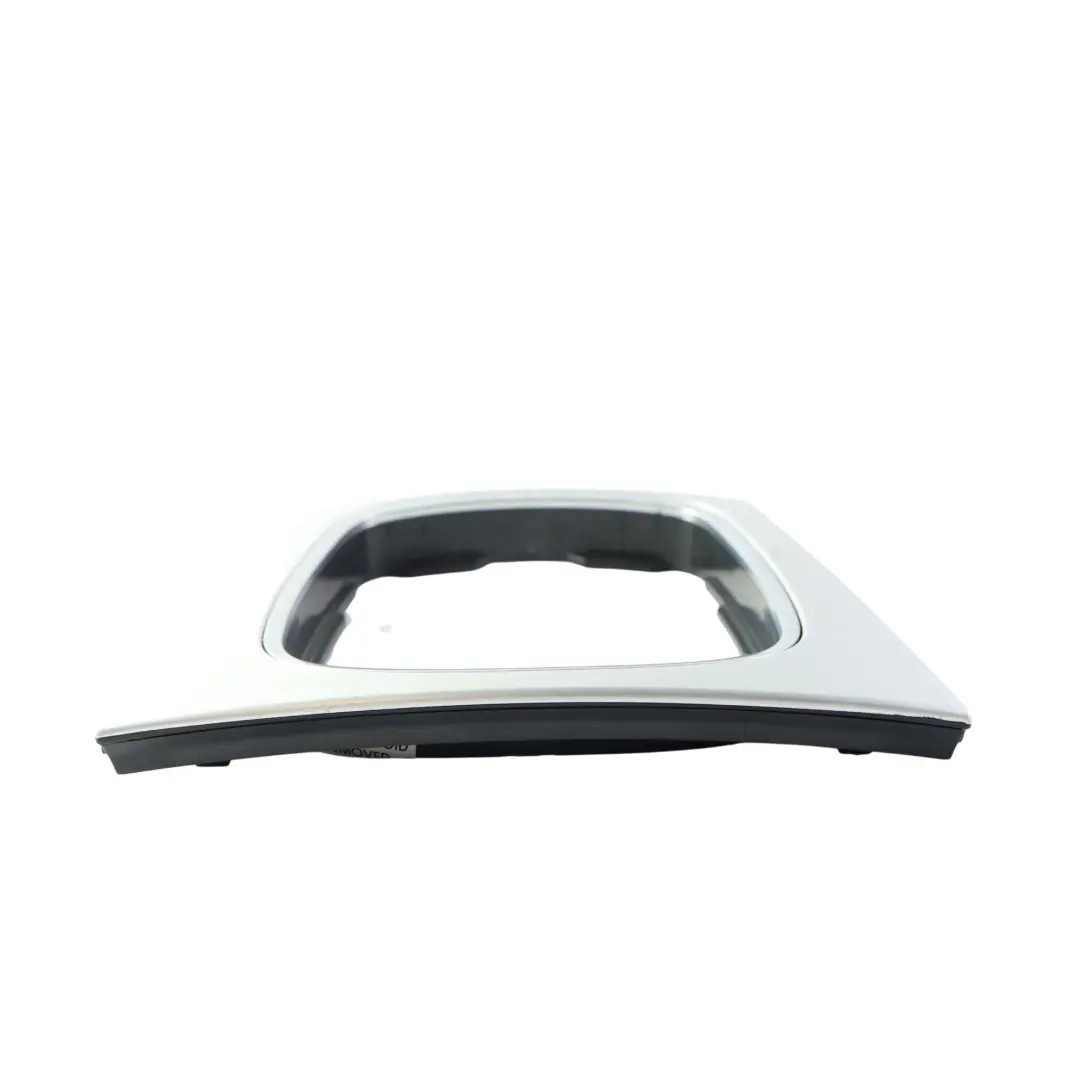 Cornice Cuffia Leva Cambio per Audi A3 S3 8P con numero di parte 8P0864261P Audi A3 S3 8P Cornice Cuffia Leva Cambio - SKU 8P0864261P - Numero di parte 8P0864261P