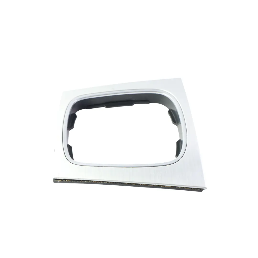 Ramka Osłony Dźwigni Zmiany Biegów do Audi A3 S3 8P o numerze 8P0864261P Audi A3 S3 8P Ramka Osłony Dźwigni Zmiany Biegów - SKU 8P0864261P - Numer Części 8P0864261P