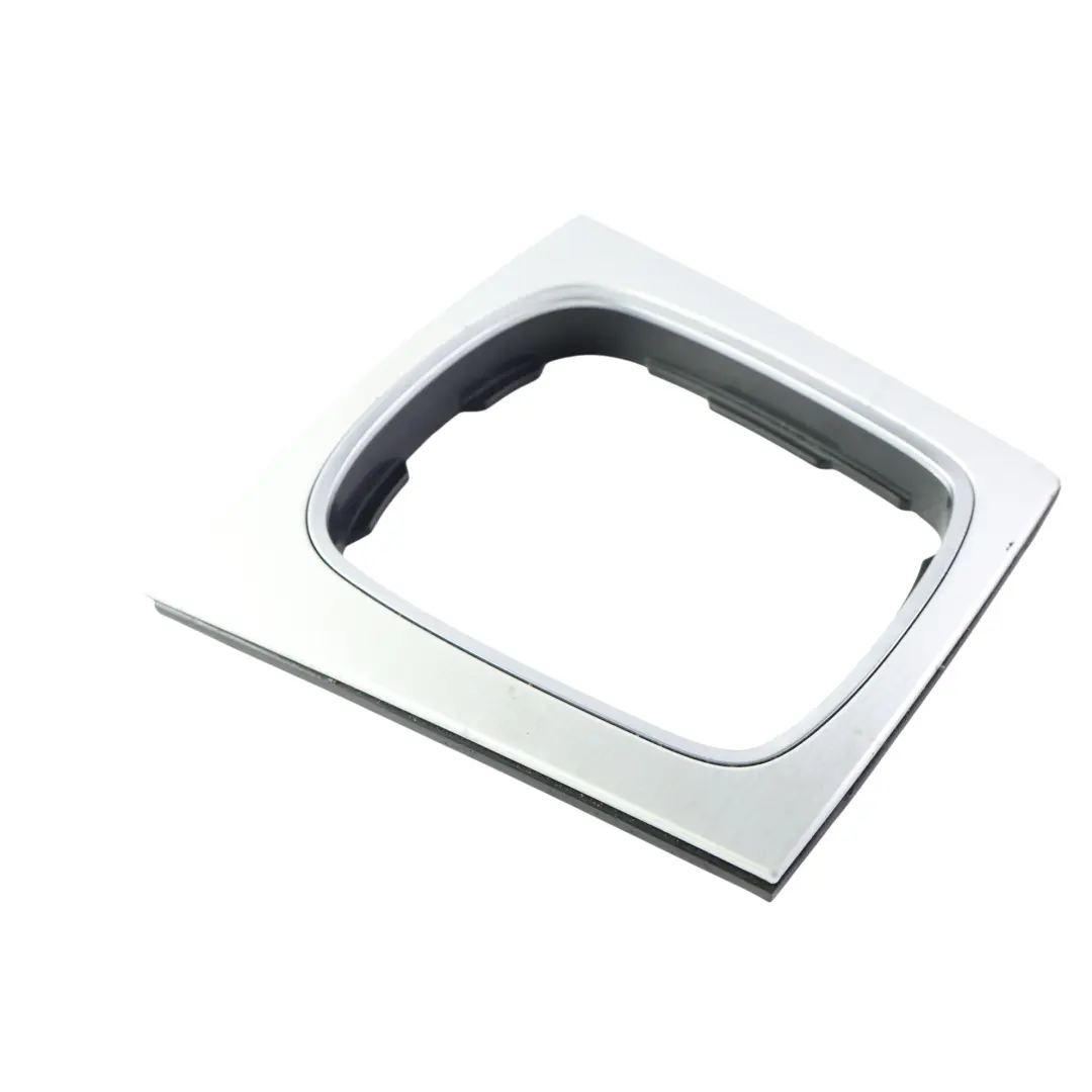 Cadre Garniture Soufflet Levier Vitesse pour Audi A3 S3 8P à propos du numéro de pièce 8P0864261P Audi A3 S3 8P Cadre Garniture Soufflet Levier Vitesse - SKU 8P0864261P - Numéro de pièce 8P0864261P