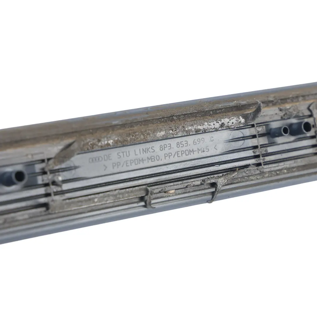 Audi A3 8P Moldura Panel Trasero Puerta Inferior Izquierda Gris Meteor Z7H - SKU 8P3853699C-MGR - Número de pieza 8P3853699C