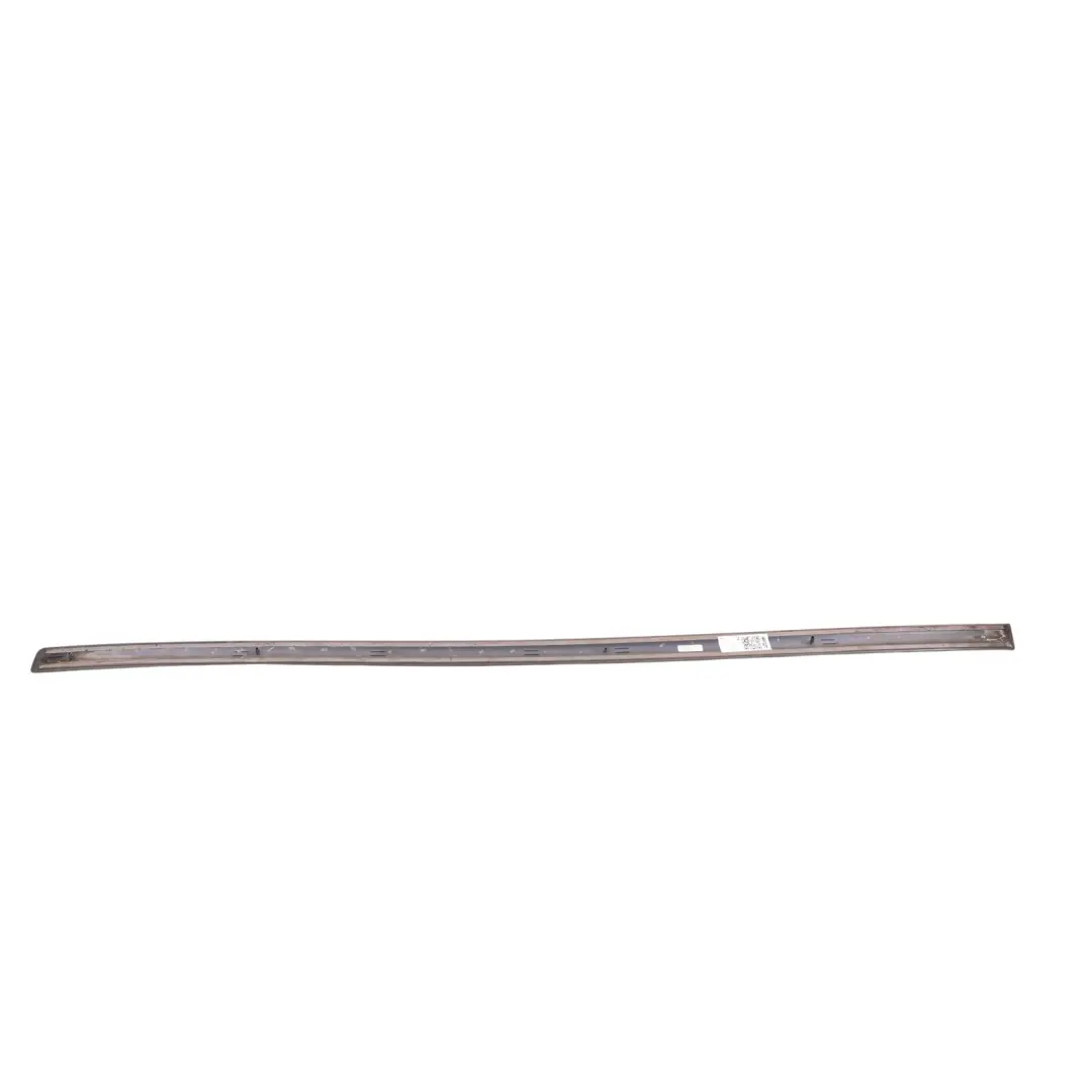 Modanatura Porta Anteriore Destra Grigio Meteor Perlato Z7H per Audi TT 8J con numero di parte 8P3853954D Audi TT 8J Modanatura Porta Anteriore Destra Grigio Meteor Perlato Z7H - SKU 8P3853954D-MGR - Numero di parte 8P3853954D
