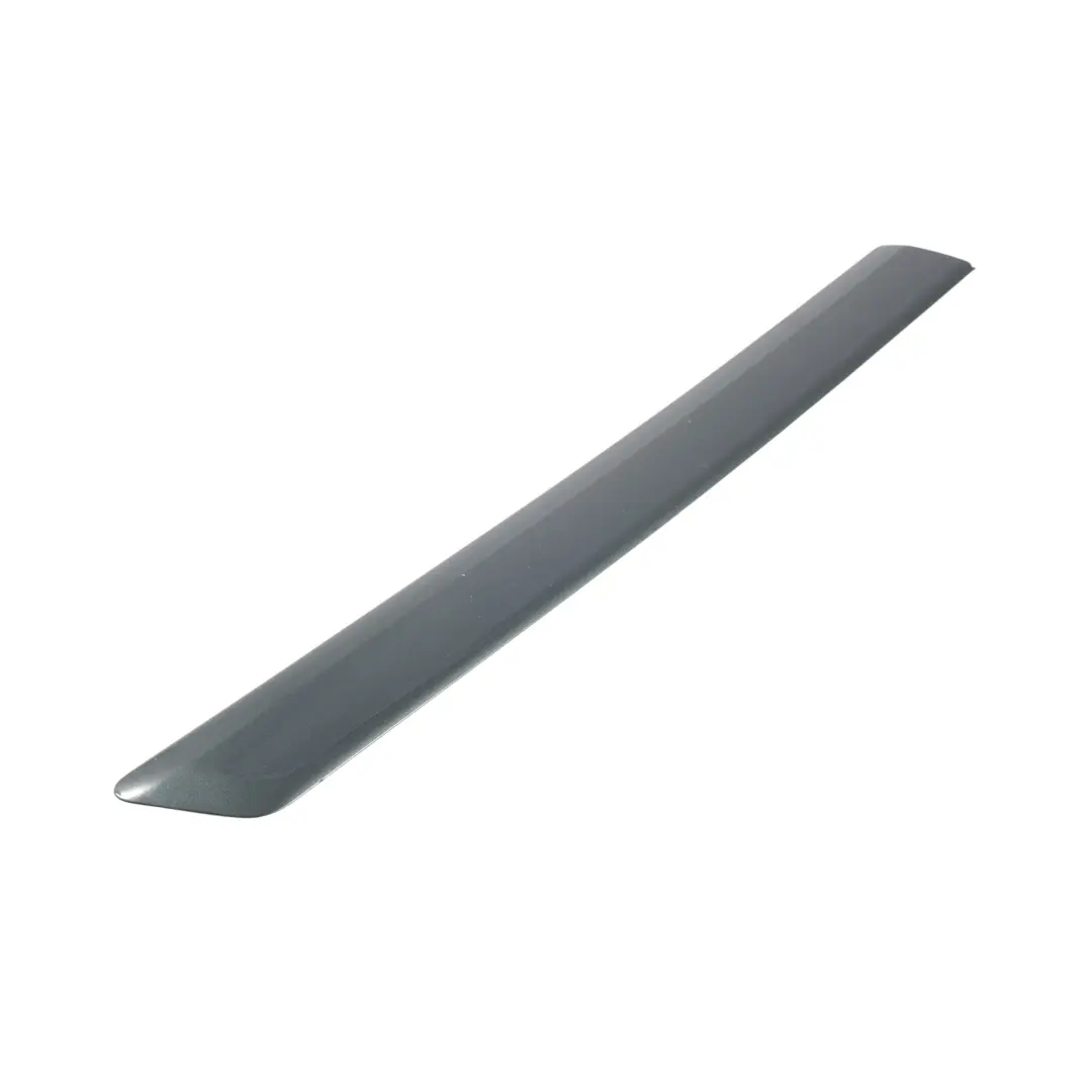 Moldura Panel Trasero Derecho Gris Meteoro Z7H para Audi A3 8P 3D con número de pieza 8P3853984D Audi A3 8P 3D Moldura Panel Trasero Derecho Gris Meteoro Z7H - SKU 8P3853984D-MGR - Número de pieza 8P3853984D