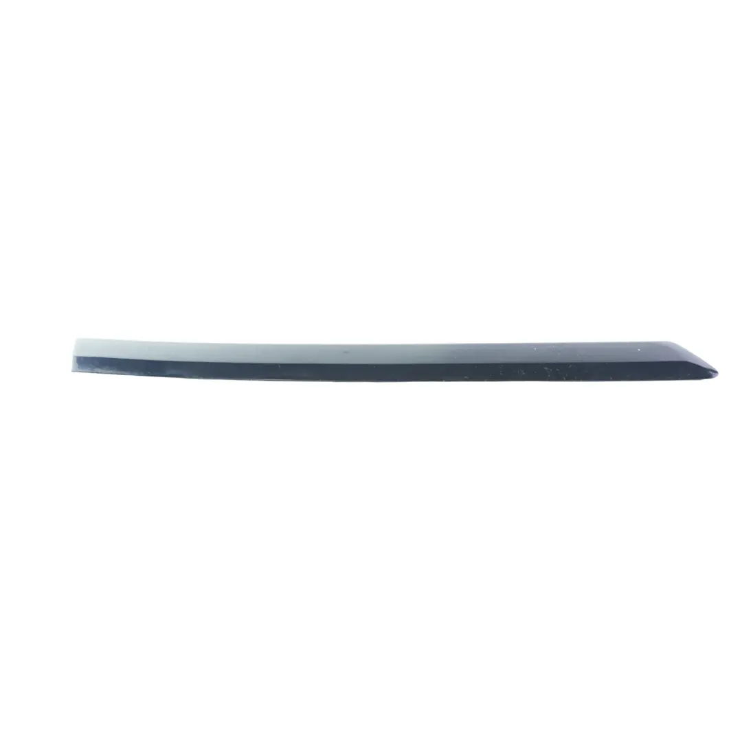 Modanatura Pannello Posteriore Destro Blu Ocean Pearl Z5A per Audi A3 8P con numero di parte 8P3853984D Audi A3 8P Modanatura Pannello Posteriore Destro Blu Ocean Pearl Z5A - SKU 8P3853984D-OBL - Numero di parte 8P3853984D