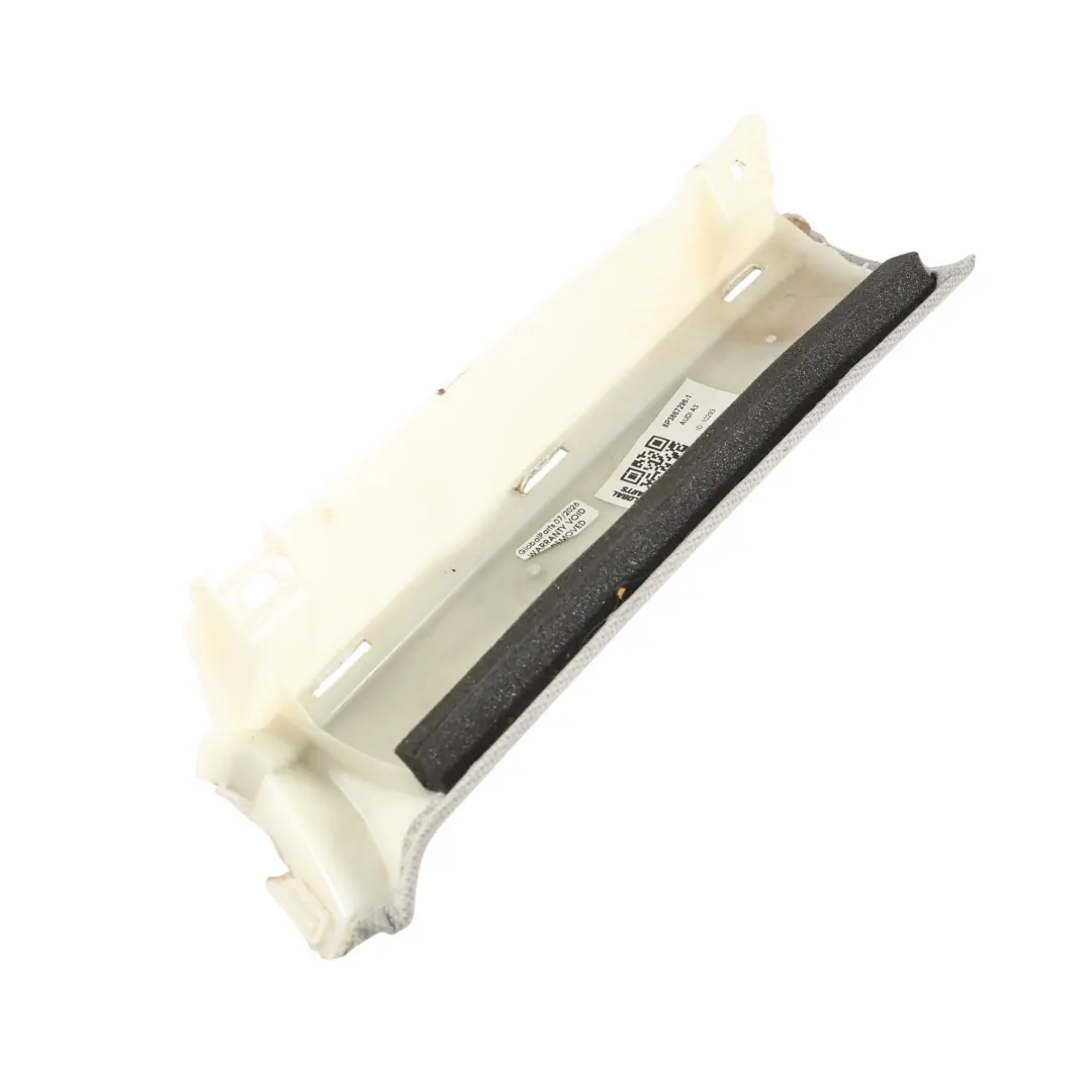 3Dr Moldura Pilar C Trasero Panel Derecho Gris para Audi A3 S3 8P con número de pieza 8P3867296 Audi A3 S3 8P 3Dr Moldura Pilar C Trasero Panel Derecho Gris - SKU 8P3867296-1 - Número de pieza 8P3867296