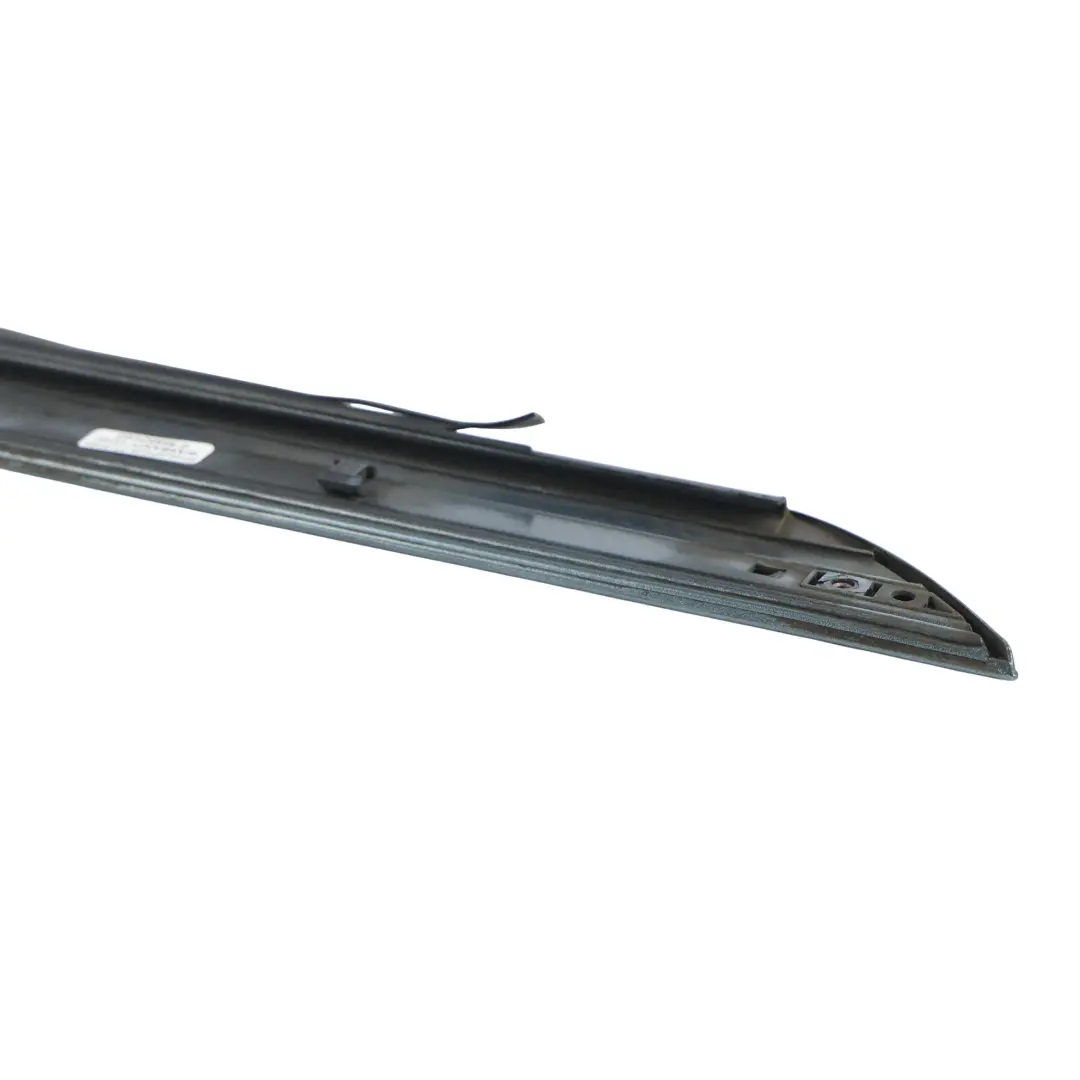 Modanatura Porta Posteriore Sinistra Grigio Condor Metallizzato Y7E per Audi A3 8P con numero di parte 8P4853963B Audi A3 8P Modanatura Porta Posteriore Sinistra Grigio Condor Metallizzato Y7E - SKU 8P4853963B-CGR - Numero di parte 8P4853963B
