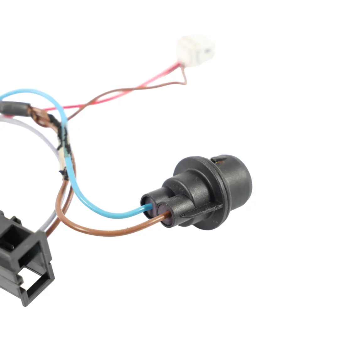 Support Douille Ampoule Feu Arrière Gauche Droit pour Audi A3 8P Cabrio à propos du numéro de pièce 8P7945221A Audi A3 8P Cabrio Support Douille Ampoule Feu Arrière Gauche Droit - SKU 8P7945221A - Numéro de pièce 8P7945221A