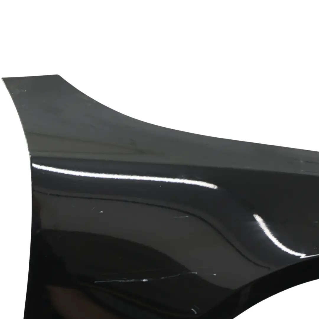 Błotnik Prawy Przedni Phantom Black Czarny - Z9Y do Audi A5 8T o numerze 8T0821106H Audi A5 8T Błotnik Prawy Przedni Phantom Black Czarny - Z9Y - SKU 8T0821106H-PHB - Numer Części 8T0821106H
