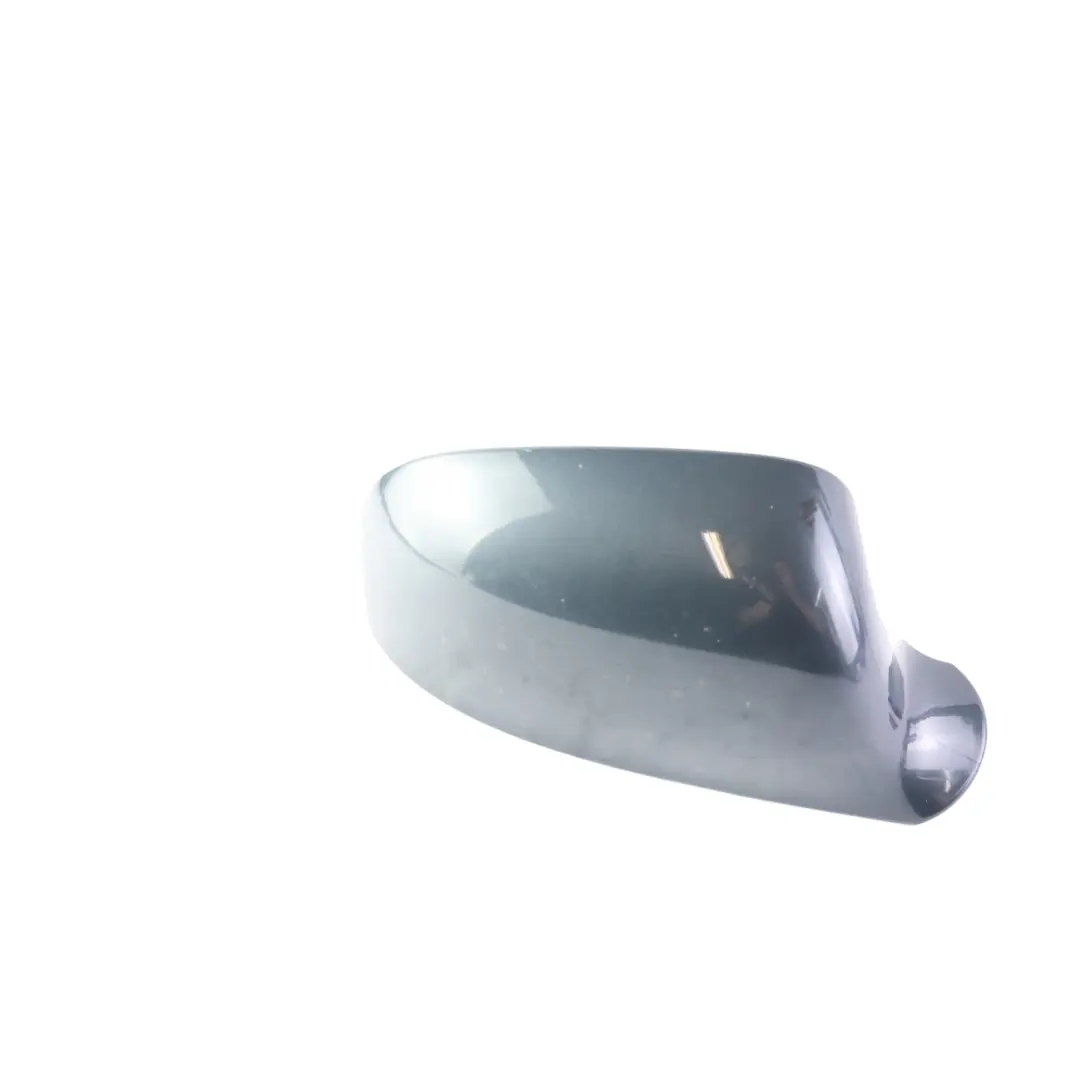 Carcasa Tapa Retrovisor Derecho Gris Meteor Z7H para Audi A3 S3 8P Q3 8U A6 C6 con número de pieza 8T0857528D Audi A3 S3 8P Q3 8U A6 C6 Carcasa Tapa Retrovisor Derecho Gris Meteor Z7H - SKU 8T0857528D-MGR - Número de pieza 8T0857528D