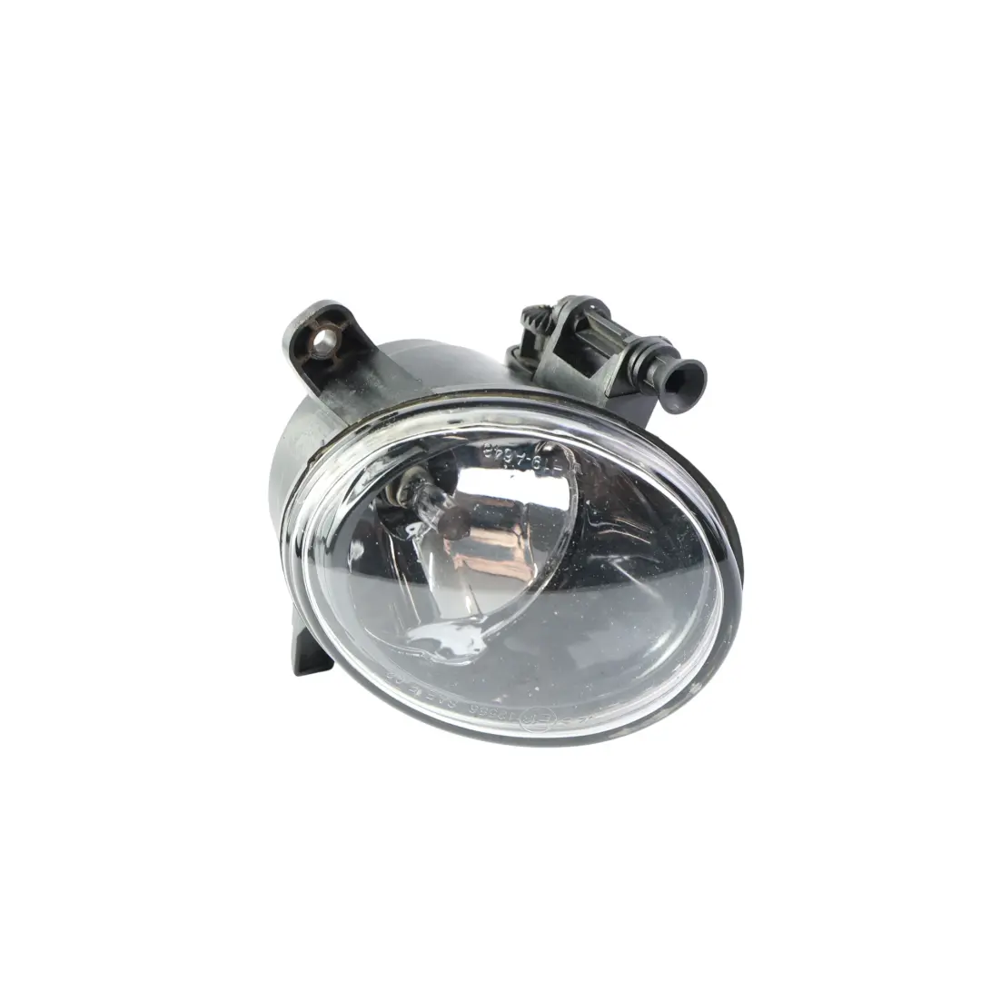 Front Bumper Fog Light Lamp Left N/S TAIWAN to Audi A6 C6 Q5 8R with Part number 8T0941699B Audi A6 C6 Q5 8R Front Bumper Fog Light Lamp Left N/S TAIWAN - SKU 8T0941699B-TAIWAIN - Part number 8T0941699B