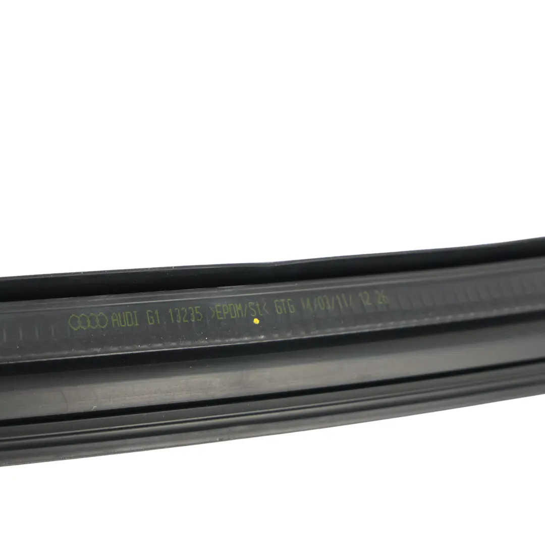Junta Goma Burlete Puerta Trasera Izquierda para Audi A5 8T con número de pieza 8T8833707C Audi A5 8T Junta Goma Burlete Puerta Trasera Izquierda - SKU 8T8833707C - Número de pieza 8T8833707C