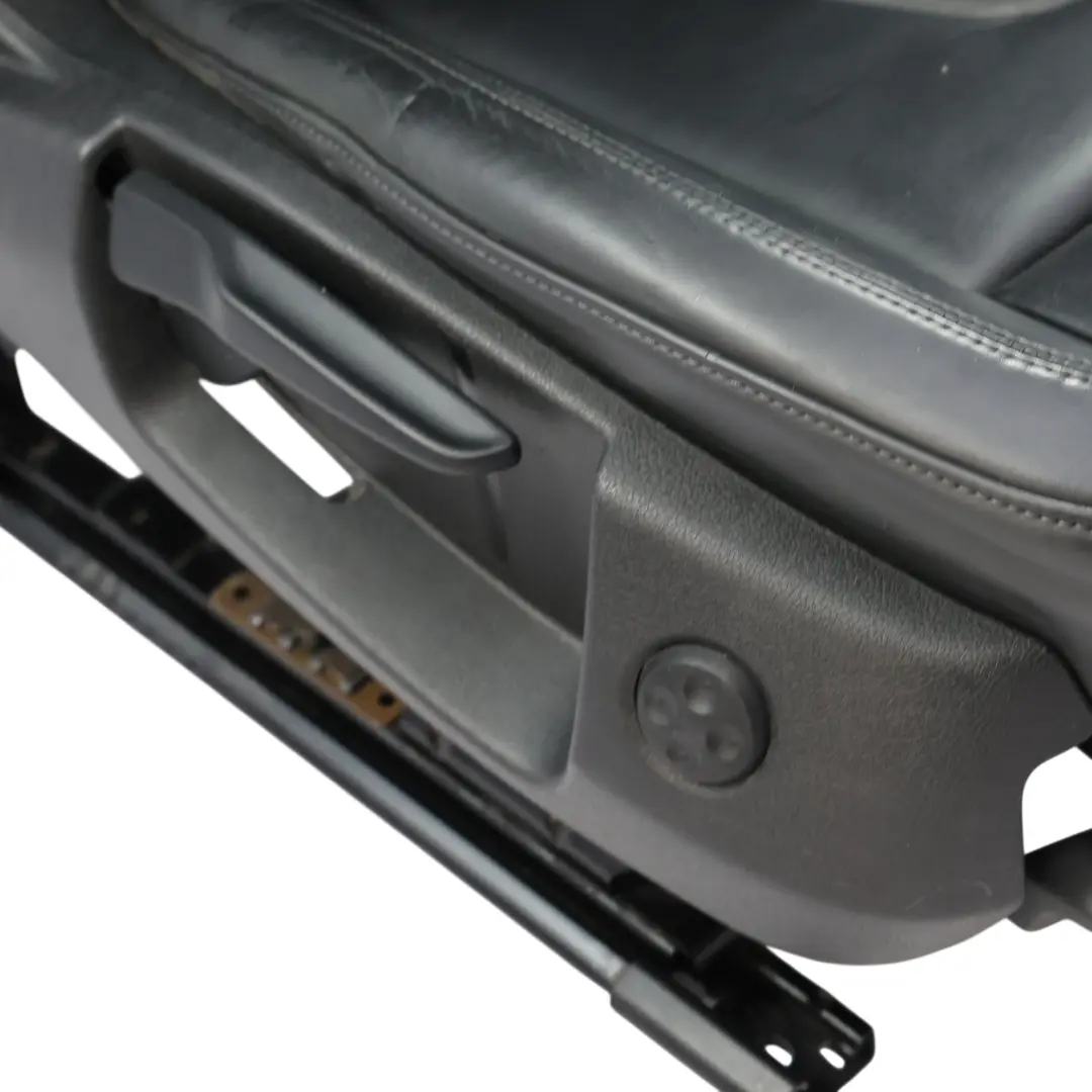Sportback Sedile Sport Riscaldato Anteriore Destro S-Line Pelle Nero per Audi A5 8T con numero di parte 8T8881806 Audi A5 8T Sportback Sedile Sport Riscaldato Anteriore Destro S-Line Pelle Nero - SKU 8T8881806-1 - Numero di parte 8T8881806