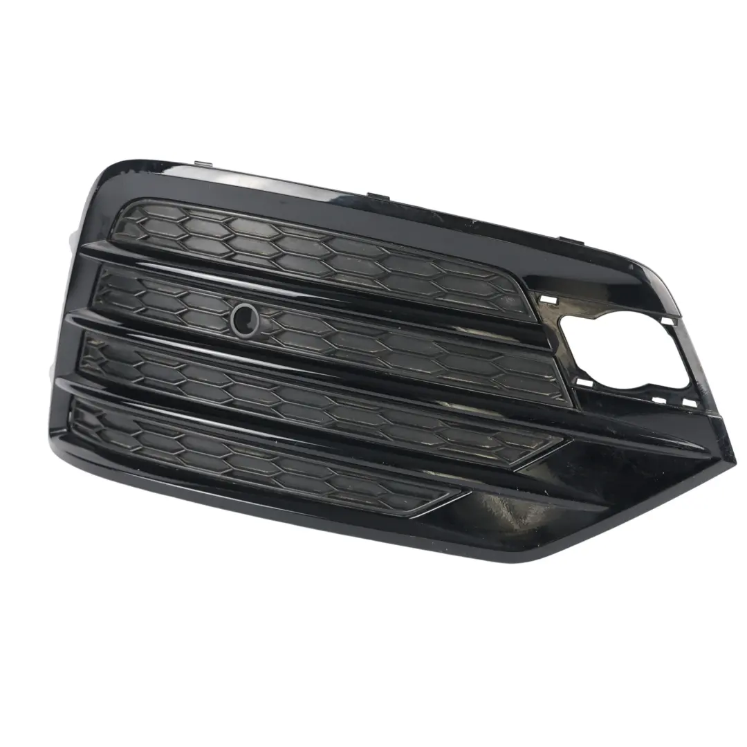Audi Q3 8U Nebelscheinwerfer Abdeckung Gitter Vorne Rechts - SKU 8U0807682K - Teilenummer 8U0807682K