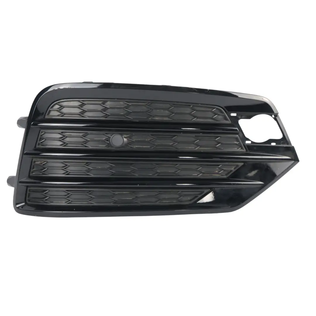 Audi Q3 8U Rejilla Tapa Luz Antiniebla Parachoques Delantero Derecha - SKU 8U0807682K - Número de pieza 8U0807682K