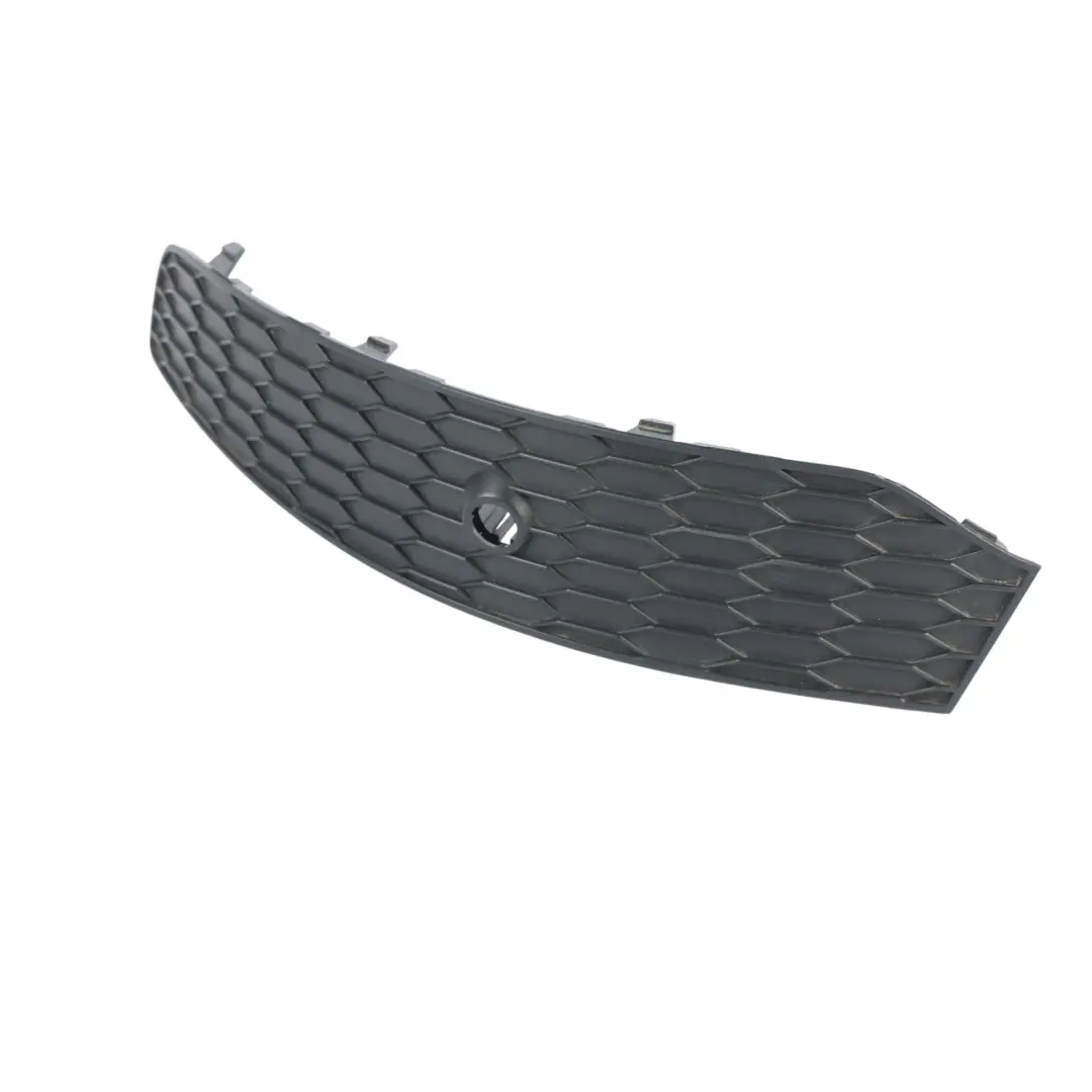Audi Q3 8U Garniture Cache Pare-Chocs Arrière Droit - SKU 8U0807732B - Numéro de pièce 8U0807732B