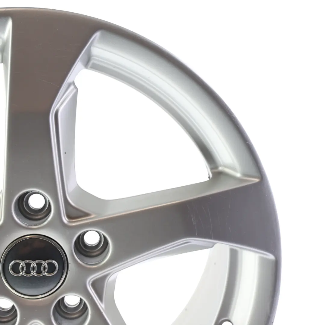 Audi A3 8V Jante argentée en alliage 17" ET:51 7,5J flèche l'étoile 8V0601025CT - SKU 8V0601025CT-2 - Numéro de pièce 8V0601025CT-2