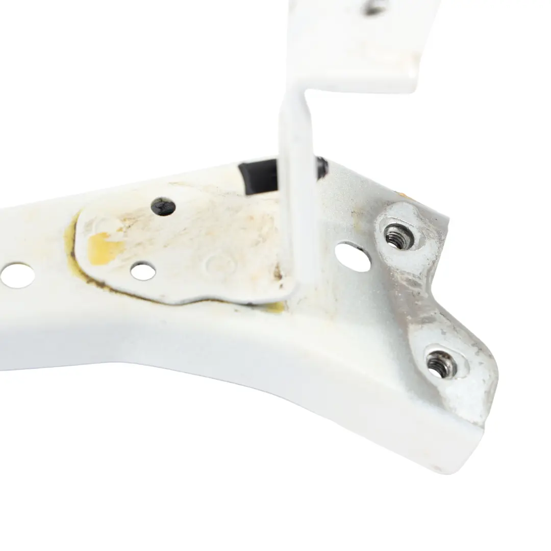 Wing Fender Bracket Holder Mount Right O/S Candy White - B9A / F9E to Audi A3 S3 8V with Part number 8V0821136C Audi A3 S3 8V Wing Fender Bracket Holder Mount Right O/S Candy White - B9A / F9E - SKU 8V0821136C-CAN - Part number 8V0821136C