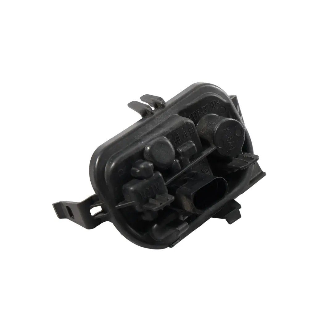 Audi A3 S3 8V Oprawa Żarówek Lampy Tylnej Prawa - SKU 8V4945258 - Numer Części 8V4945258