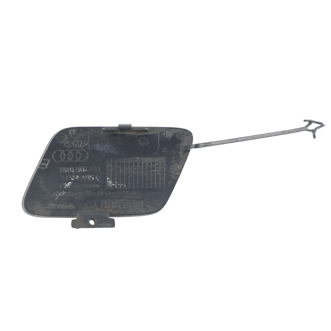 Copri Gancio Traino Anteriore Nero Brillante Y9B per Audi A4 B9 con numero di parte 8W0807241 Audi A4 B9 Copri Gancio Traino Anteriore Nero Brillante Y9B - SKU 8W0807241-BBL - Numero di parte 8W0807241