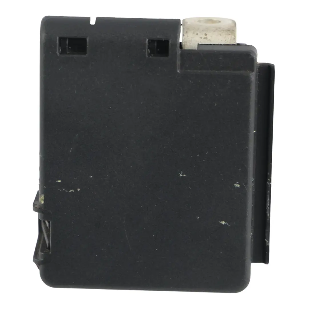Caja Fusibles Terminal Distribución Batería para Audi A4 B9 A5 F5 con número de pieza 8W0941824AP Audi A4 B9 A5 F5 Caja Fusibles Terminal Distribución Batería - SKU 8W0941824AP - Número de pieza 8W0941824AP