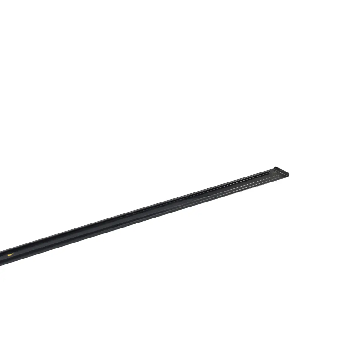 Baguette Guide Vitre Arrière Droit 8W9839644A Noir Brillant pour Audi S4 B9 à propos du numéro de pièce 8W9839644D Audi S4 B9 Baguette Guide Vitre Arrière Droit 8W9839644A Noir Brillant - SKU 8W9839644D - Numéro de pièce 8W9839644D