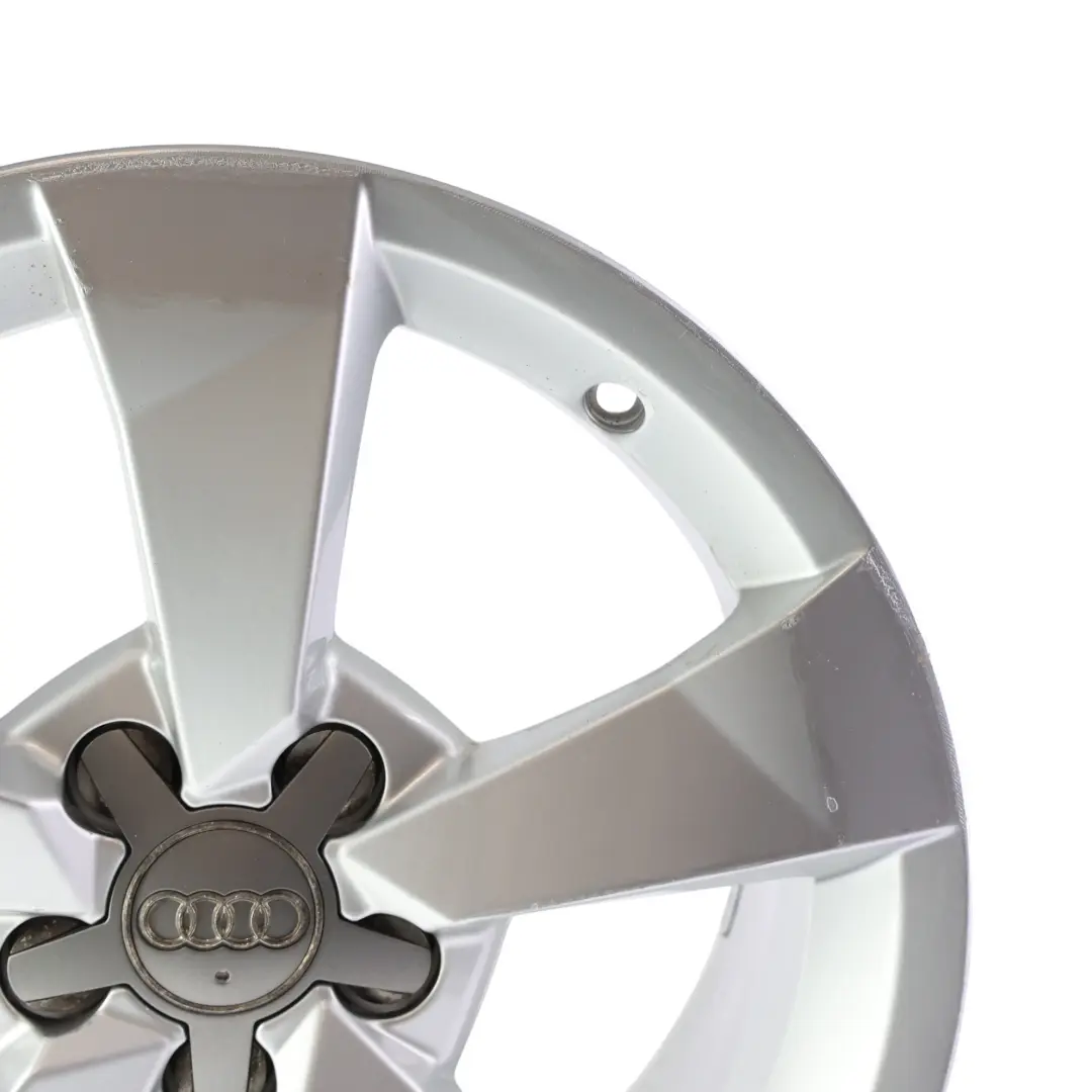 Jante en alliage argenté 16" 7J ET:34 Star Spoke pour Audi A1 8X à propos du numéro de pièce 8XA601025A Audi A1 8X Jante en alliage argenté 16" 7J ET:34 Star Spoke - SKU 8XA601025A-2 - Numéro de pièce 8XA601025A