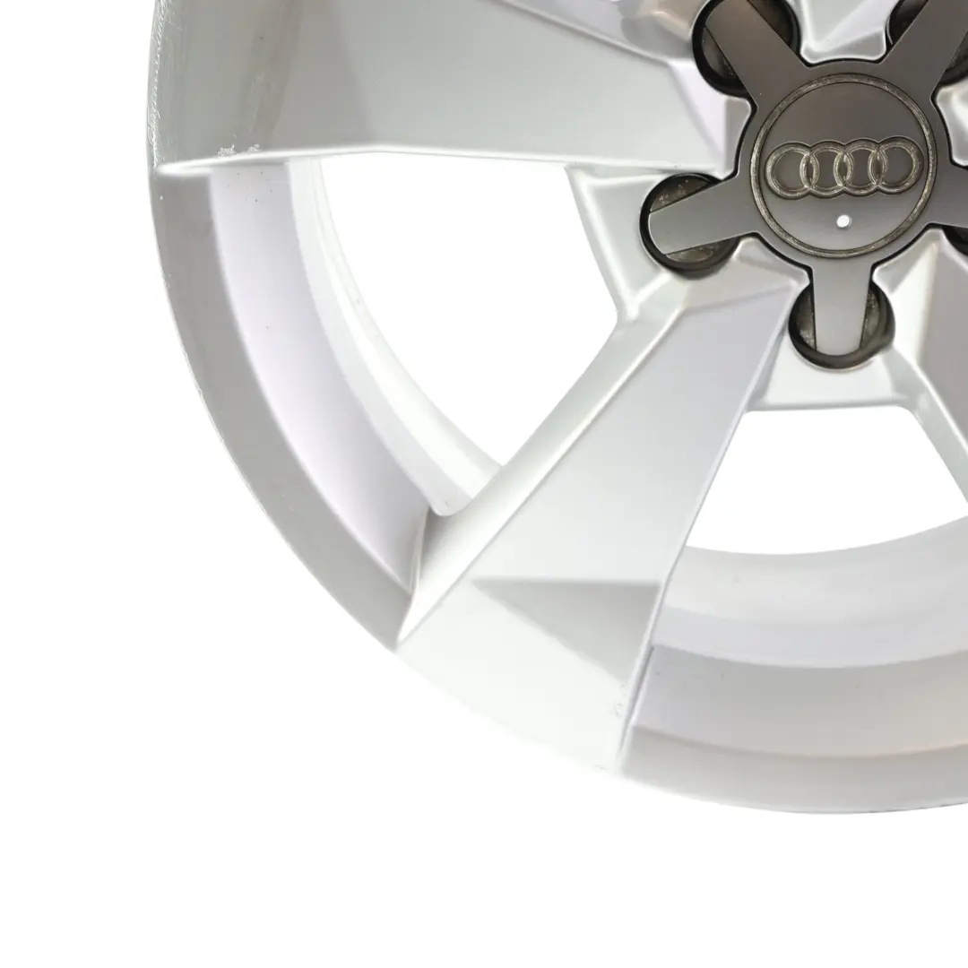 Jante en alliage argenté 16" 7J ET:34 Star Spoke pour Audi A1 8X à propos du numéro de pièce 8XA601025A Audi A1 8X Jante en alliage argenté 16" 7J ET:34 Star Spoke - SKU 8XA601025A-2 - Numéro de pièce 8XA601025A