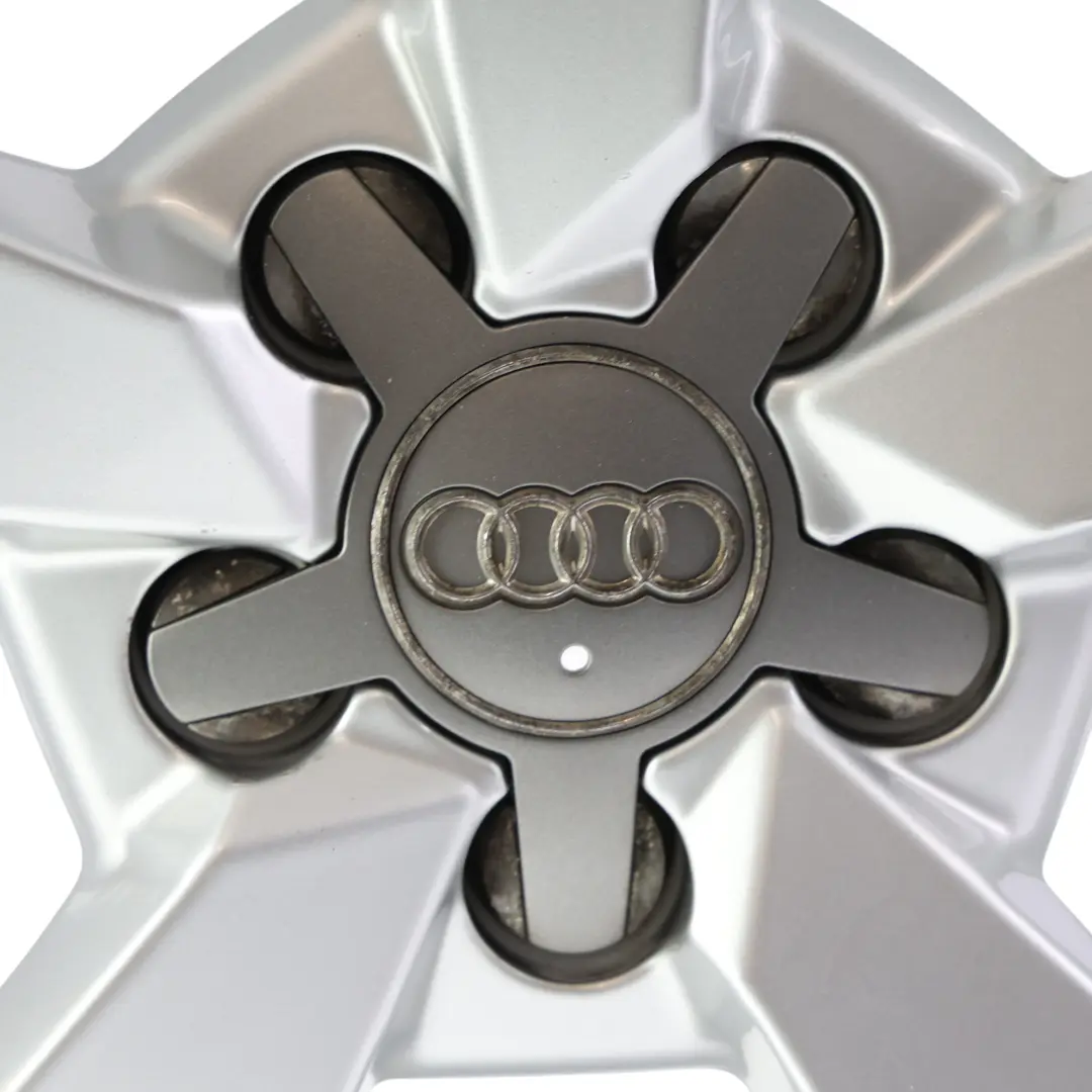 Audi A1 8X Jante en alliage argenté 16" 7J ET:34 Star Spoke - SKU 8XA601025A-2 - Numéro de pièce 8XA601025A