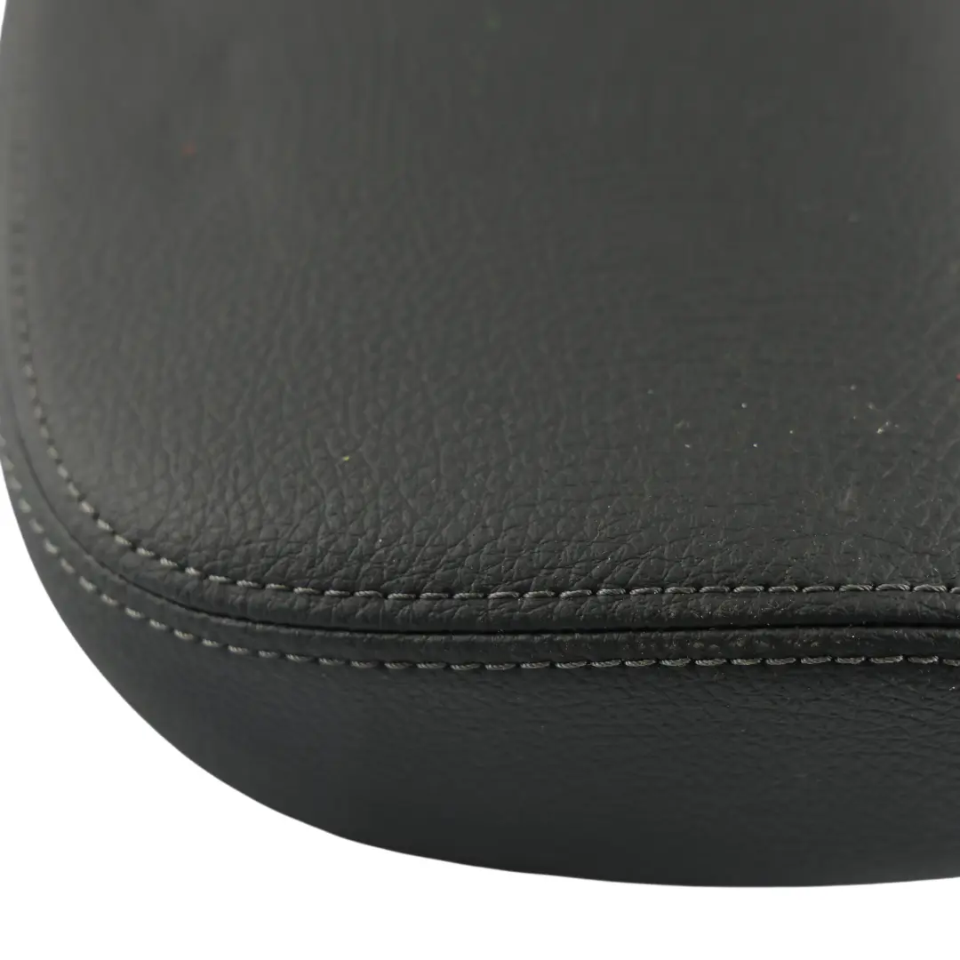 Appui-Tête Rabattable Siège Arrière Cuir Centre Noir pour BMW F40 à propos du numéro de pièce 9108303 BMW F40 Appui-Tête Rabattable Siège Arrière Cuir Centre Noir - SKU 9108303 - Numéro de pièce 9108303