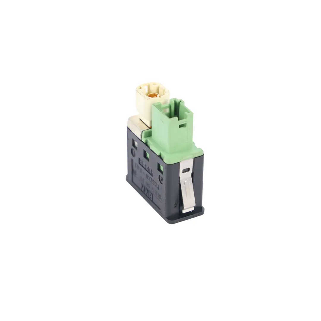USB AUX Buchse Steckdose Anschluss für BMW E60 E87 E90 E91 X5 E70 mit Teilenummer 9189176 BMW E60 E87 E90 E91 X5 E70 USB AUX Buchse Steckdose Anschluss - SKU 9189176 - Teilenummer 9189176