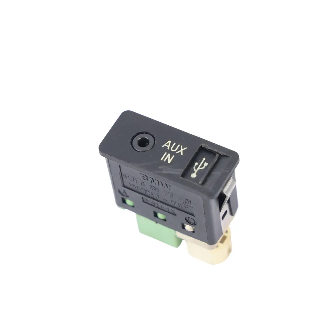 BMW E60 E87 E90 E91 X5 E70 Prise USB AUX Sortie Alimentation - SKU 9189176 - Numéro de pièce 9189176