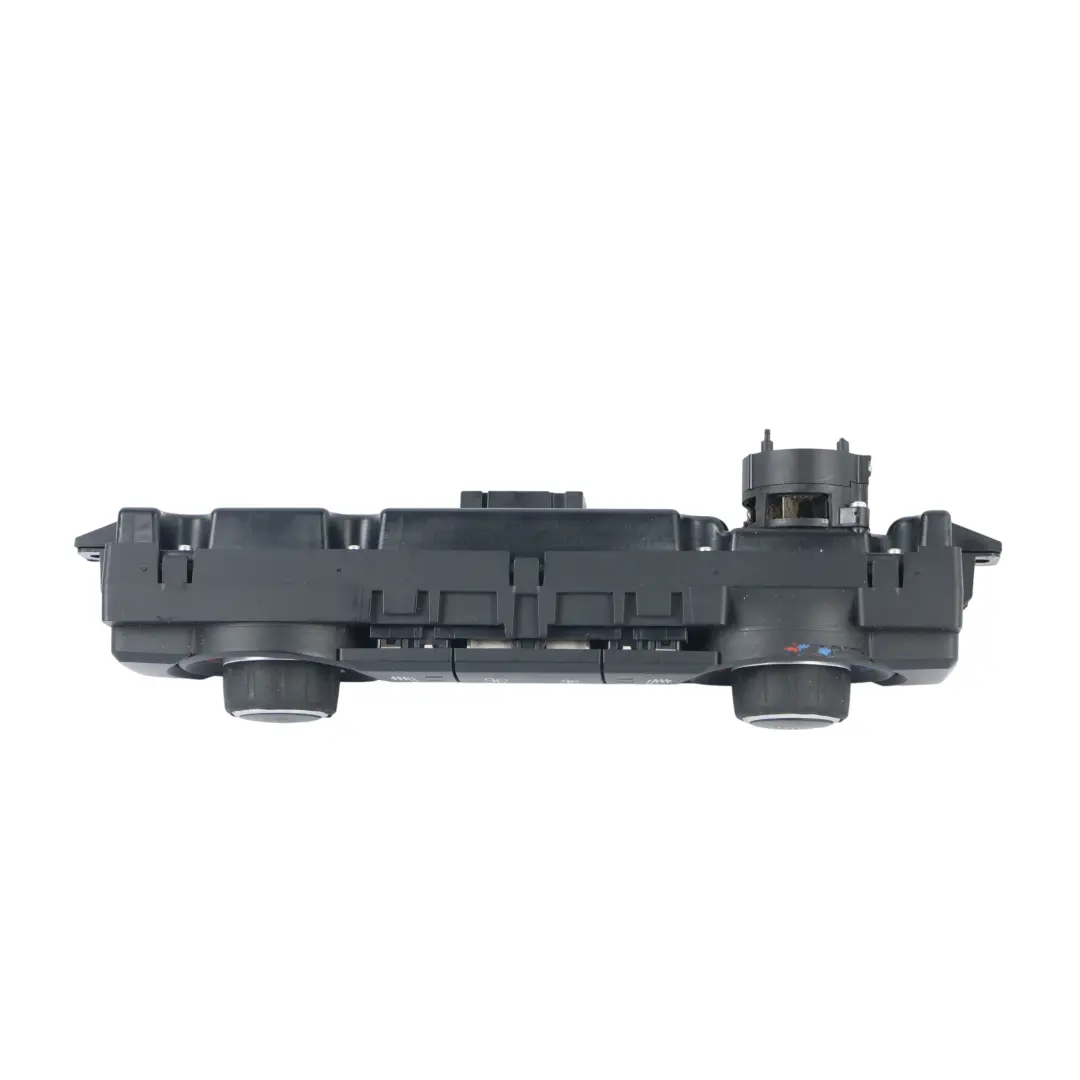 Interruttore Climatizzatore Aria Posteriore per BMW X5 E70 X6 E71 con numero di parte 9215515 BMW X5 E70 X6 E71 Interruttore Climatizzatore Aria Posteriore - SKU 9215515 - Numero di parte 9215515