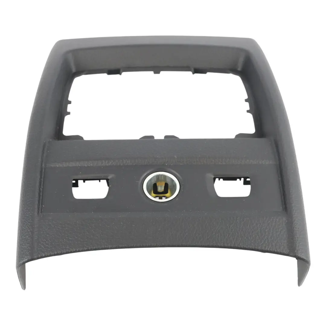 Garniture Console Centrale Arrière Prise Allume-Cigare Noir pour BMW F30 à propos du numéro de pièce 9222046 BMW F30 Garniture Console Centrale Arrière Prise Allume-Cigare Noir - SKU 9222046 - Numéro de pièce 9222046
