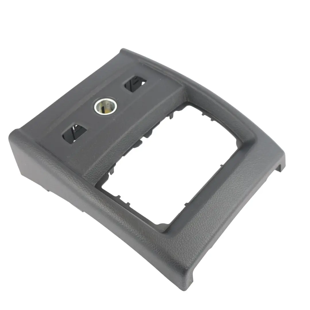 Mittelkonsole Verkleidung Abdeckung Zigarettenanzünder Schwarz für BMW F30 mit Teilenummer 9222046 BMW F30 Mittelkonsole Verkleidung Abdeckung Zigarettenanzünder Schwarz - SKU 9222046 - Teilenummer 9222046