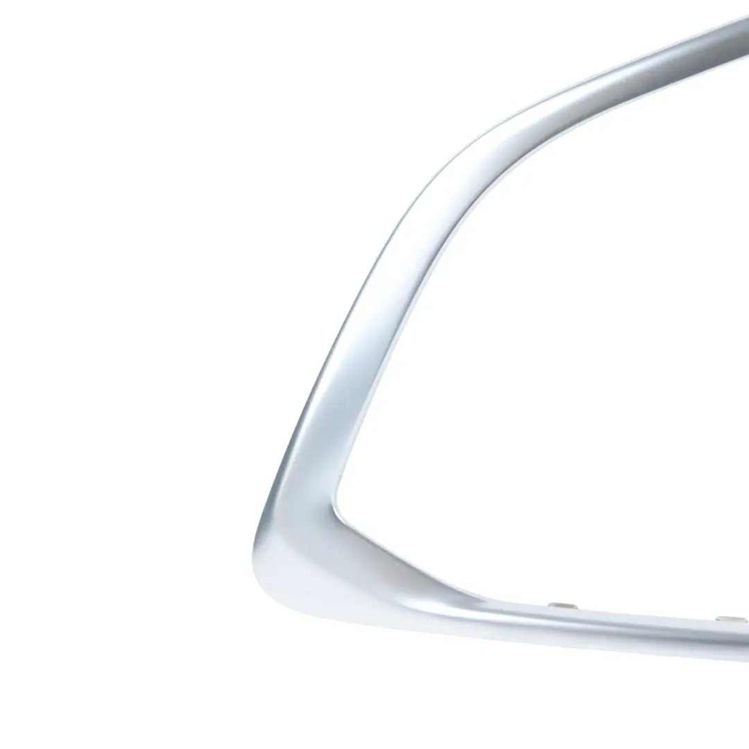 Vetro Posteriore Copertura Trim Destro Alluminio Satinato per BMW X1 U11 con numero di parte 9451564 BMW X1 U11 Vetro Posteriore Copertura Trim Destro Alluminio Satinato - SKU 9451564 - Numero di parte 9451564