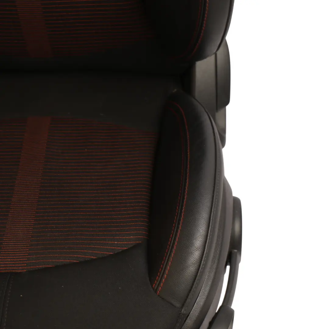 Siège avant Mini R60 Countryman gauche Sport Cloth Leather Parallel Lines Red pour à propos du numéro de pièce 9805155 Siège avant Mini R60 Countryman gauche Sport Cloth Leather Parallel Lines Red - SKU 9805155-2 - Numéro de pièce 9805155