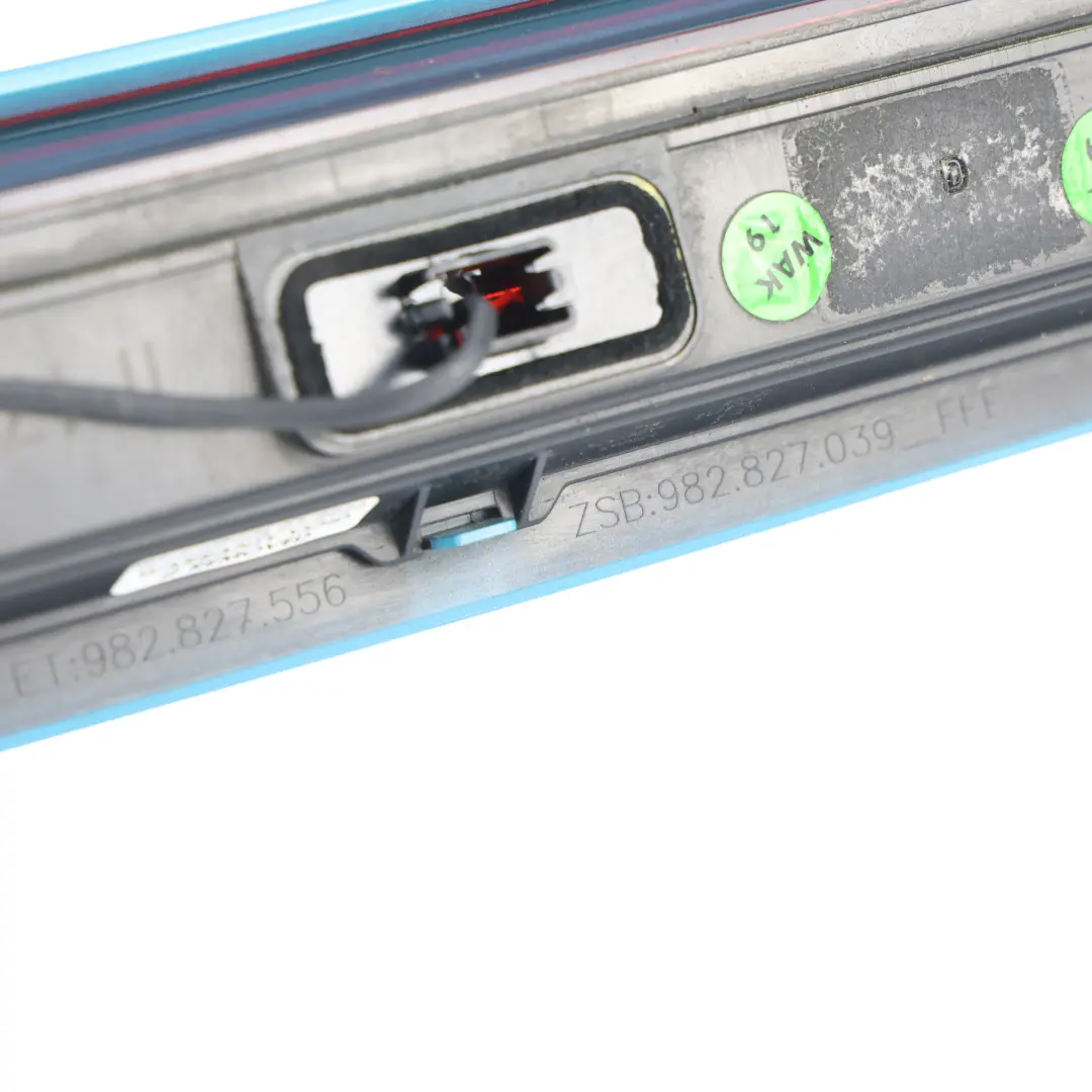 Luz Freno Trasera Tercera Tapa Azul Miami M5C para Porsche 718 Boxster 982 con número de pieza 982827556 Porsche 718 Boxster 982 Luz Freno Trasera Tercera Tapa Azul Miami M5C - SKU 982827556-MIA - Número de pieza 982827556
