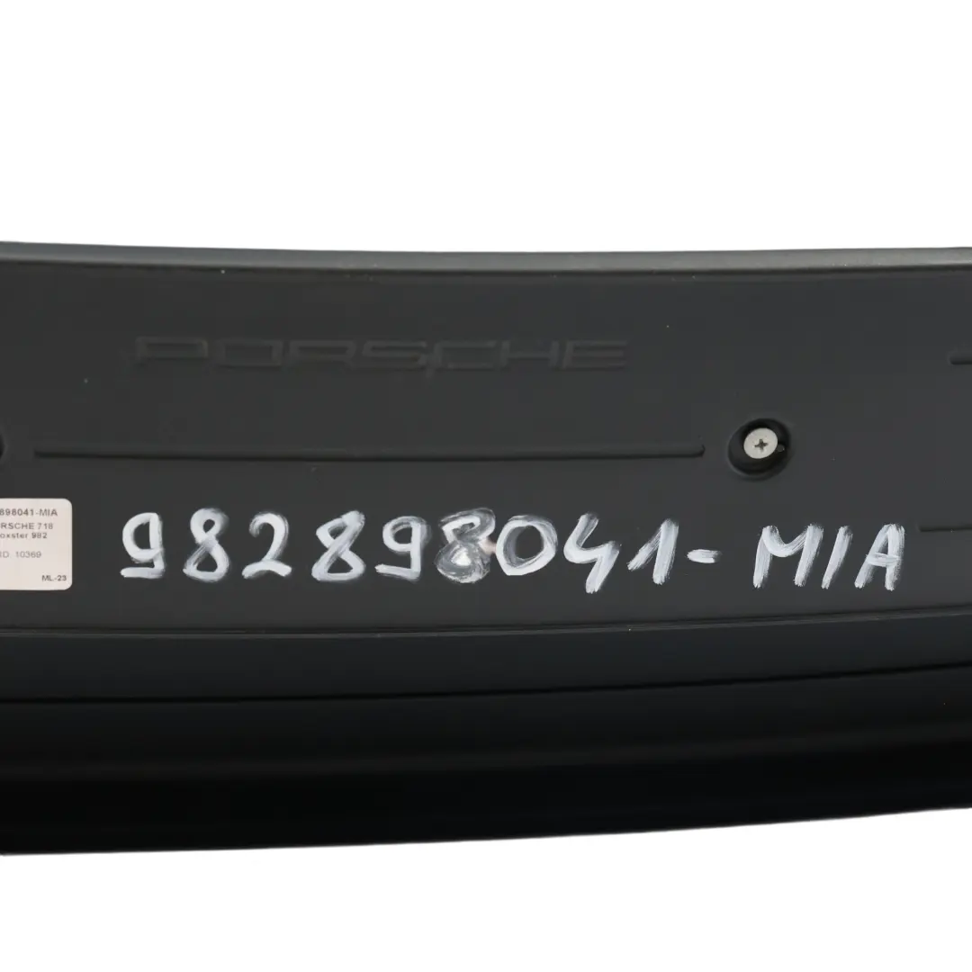 Zderzak Przedni Miami Blue Niebieski - M5C do Porsche Boxster Cayman 982 o numerze 982898041 Porsche Boxster Cayman 982 Zderzak Przedni Miami Blue Niebieski - M5C - SKU 982898041-MIA - Numer Części 982898041