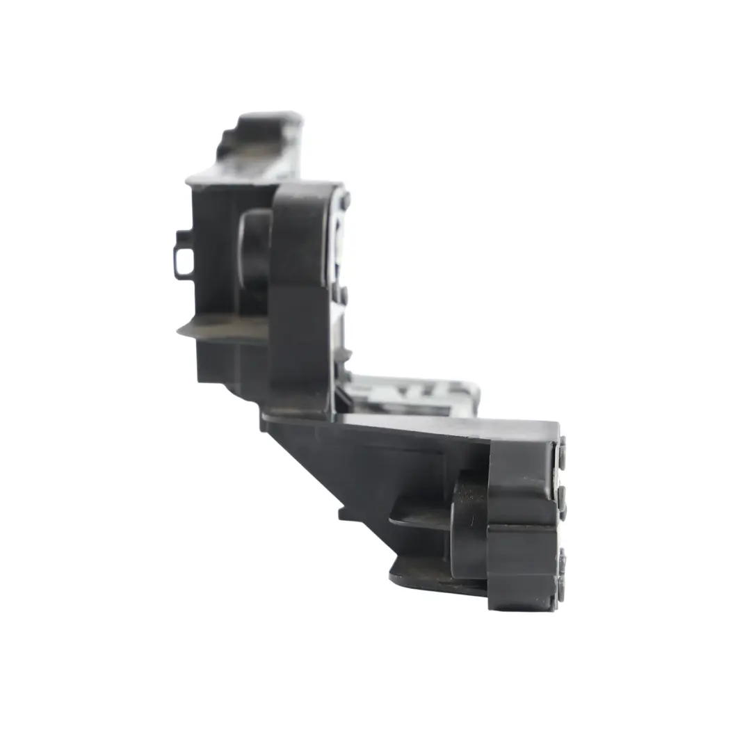 Gniazdo Żarówki Lampy Tylnej Prawy do Porsche Cayman 987 o numerze 98763145402 Porsche Cayman 987 Gniazdo Żarówki Lampy Tylnej Prawy - SKU 98763145402 - Numer Części 98763145402