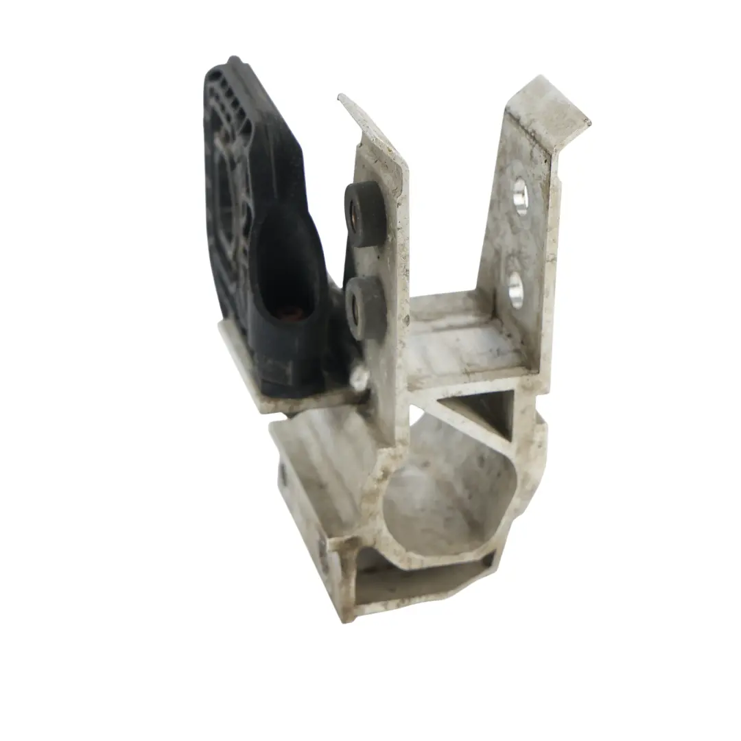 Supporto Staffa Radiatore Sinistro per BMW G21 i4 G26 G80 M3 G83 M4 con numero di parte 9895623 BMW G21 i4 G26 G80 M3 G83 M4 Supporto Staffa Radiatore Sinistro - SKU 9895623 - Numero di parte 9895623