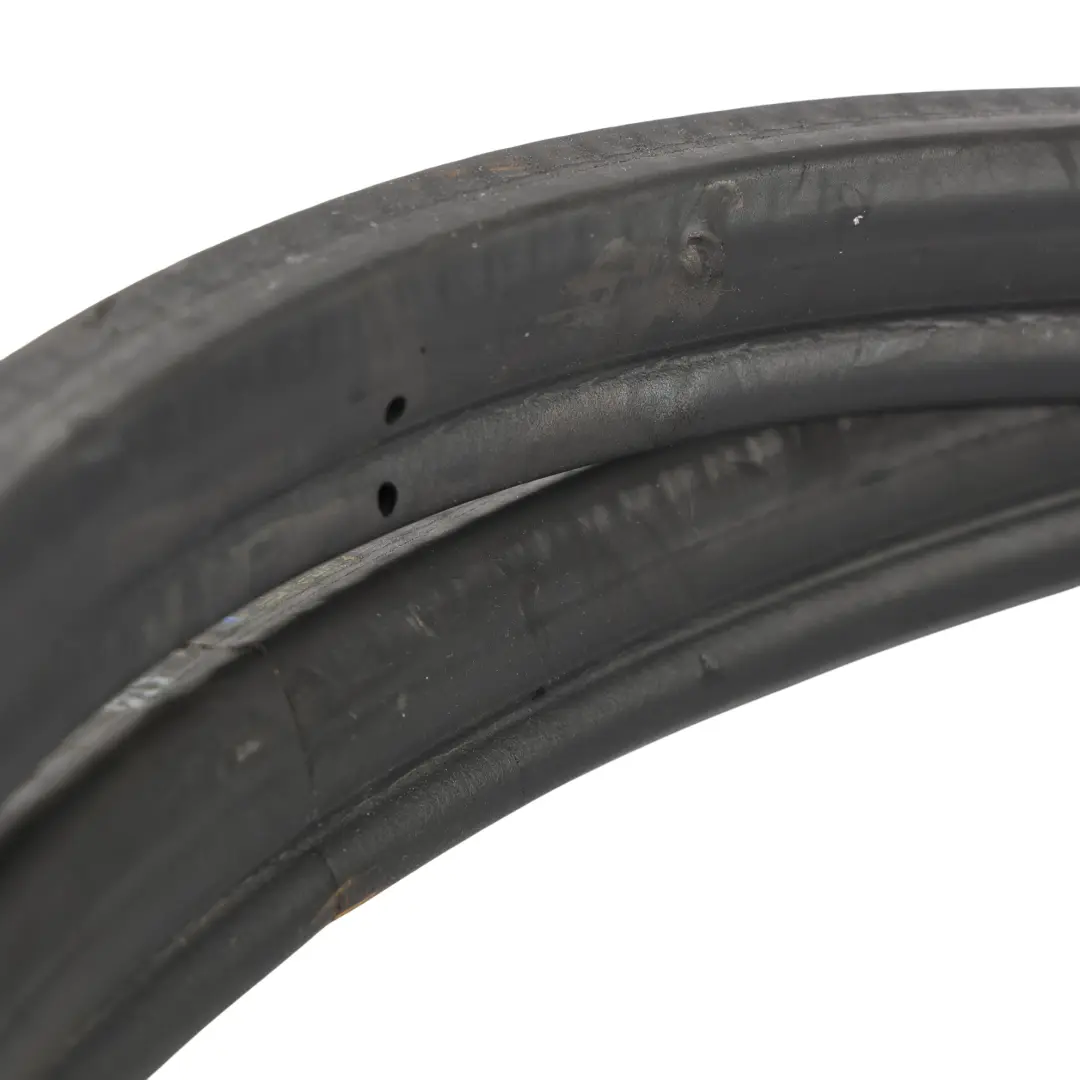 Uszczelka Gumowa Przedniej Maski do Porsche 718 Boxster 982 o numerze 99151161103 Porsche 718 Boxster 982 Uszczelka Gumowa Przedniej Maski - SKU 99151161103 - Numer Części 99151161103