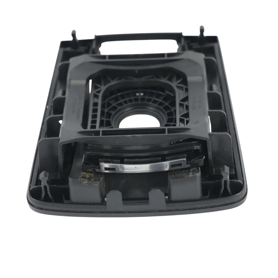 Ramka Dźwigni Zmiany Biegów do Porsche Boxster 718 982 o numerze 9P1858401E Porsche Boxster 718 982 Ramka Dźwigni Zmiany Biegów - SKU 9P1858401E - Numer Części 9P1858401E
