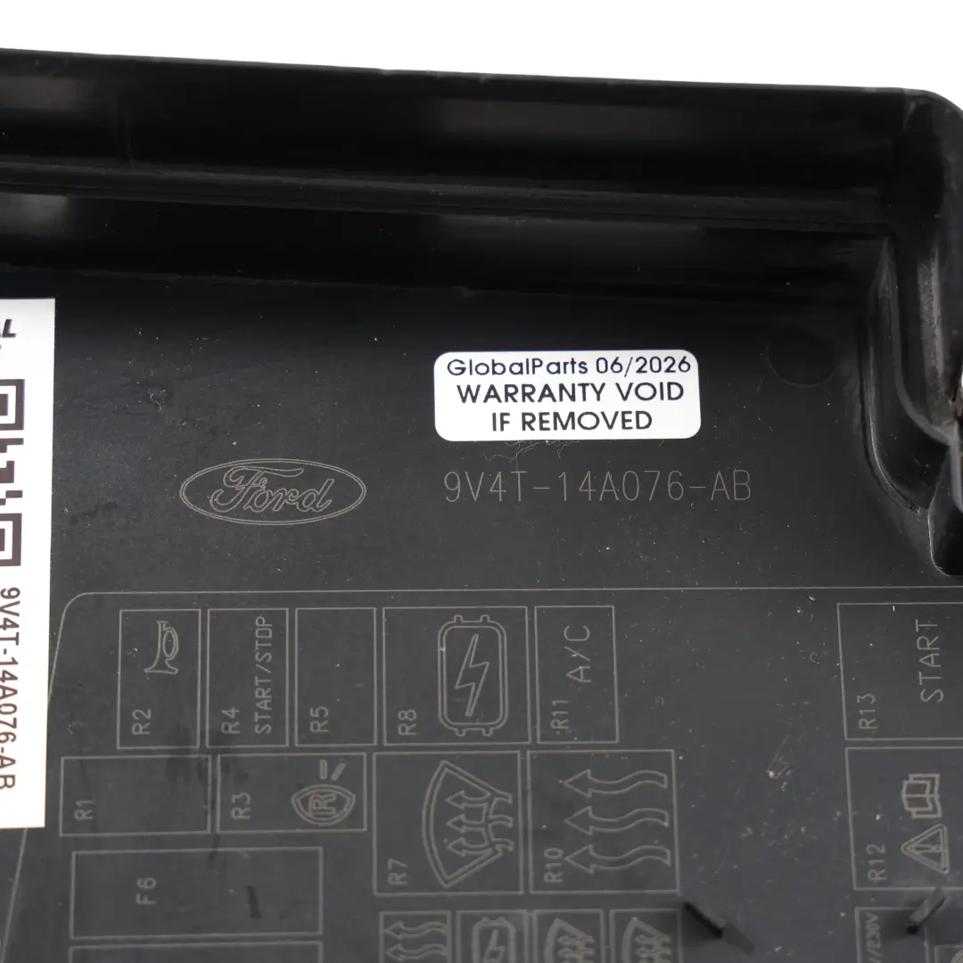 Ford Kuga C394 Pokrywa Skrzynki Bezpieczników 2.5 Benzyna - SKU 9V4T-14A076-AB - Numer Części 9V4T-14A076-AB