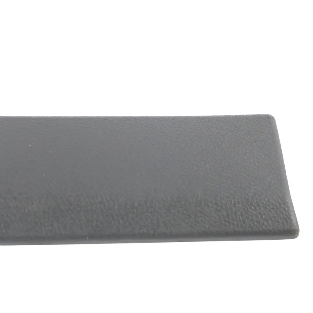 Mercedes W639 Cubierta Riel Asiento Delantero Panel Negro Izquierdo - SKU A0009122423 - Número de pieza A0009122423