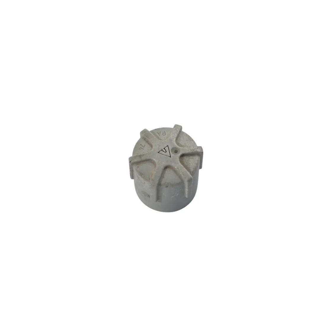 Mercedes W176 Tapa Tapón Rosca Línea Refrigerante Conector - SKU A0009973495 - Número de pieza A0009973495