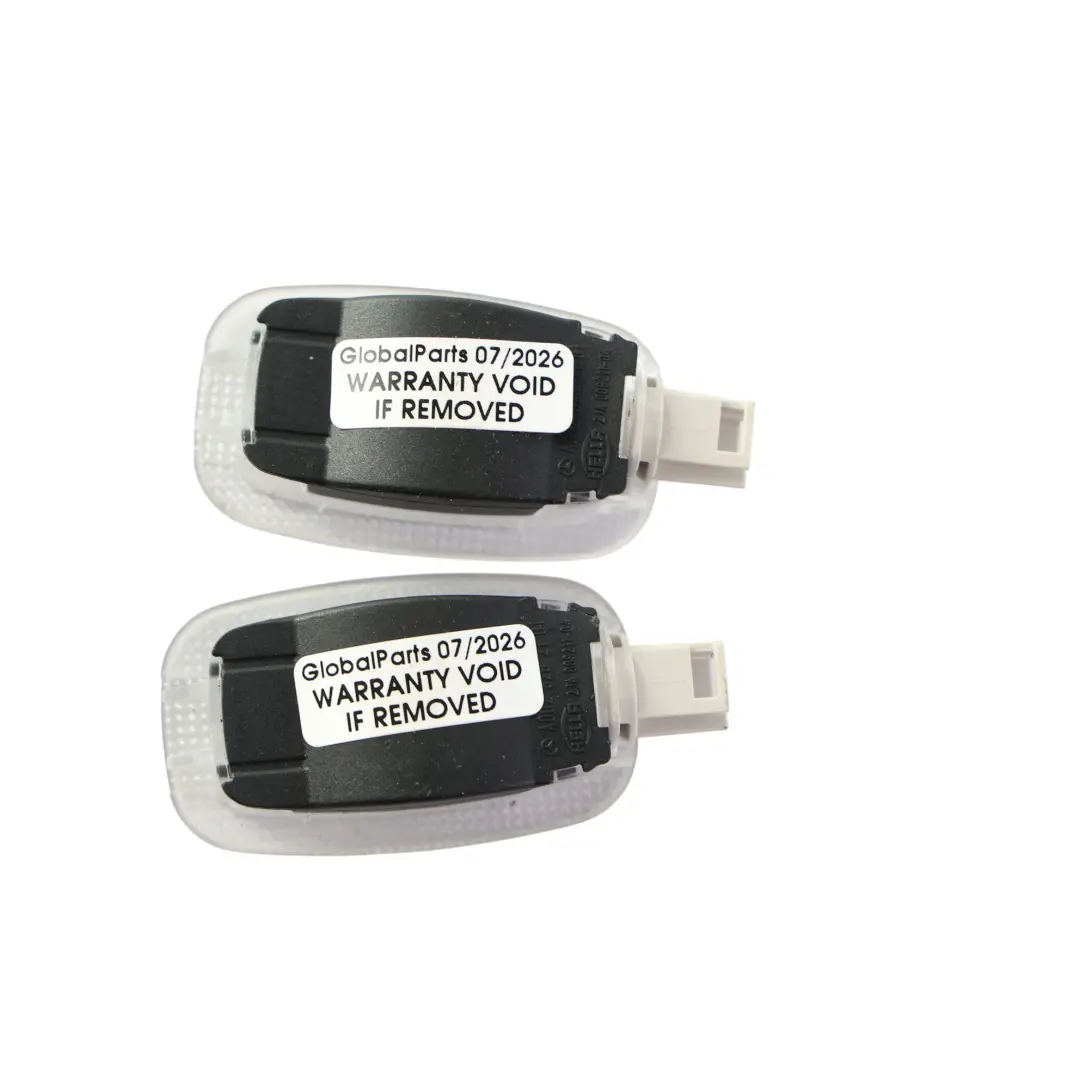 Mercedes W204 W207 A207 C207 W212 Lampka Wnętrza Biała Zestaw - SKU A0028202101-2 - Numer Części A0028202101