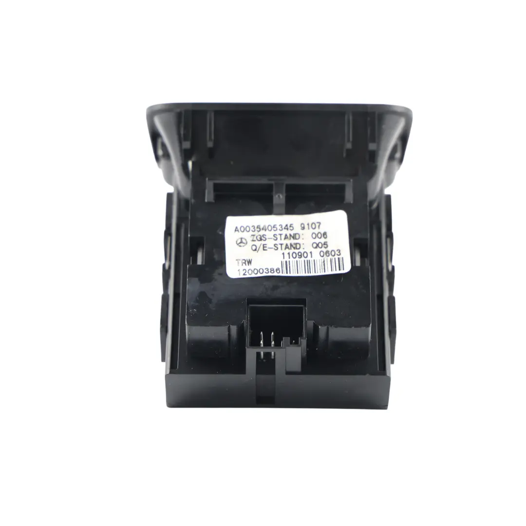 Bouton Interrupteur Commande Frein à Main pour Mercedes W166 à propos du numéro de pièce A0035405345 Mercedes W166 Bouton Interrupteur Commande Frein à Main - SKU A0035405345 - Numéro de pièce A0035405345